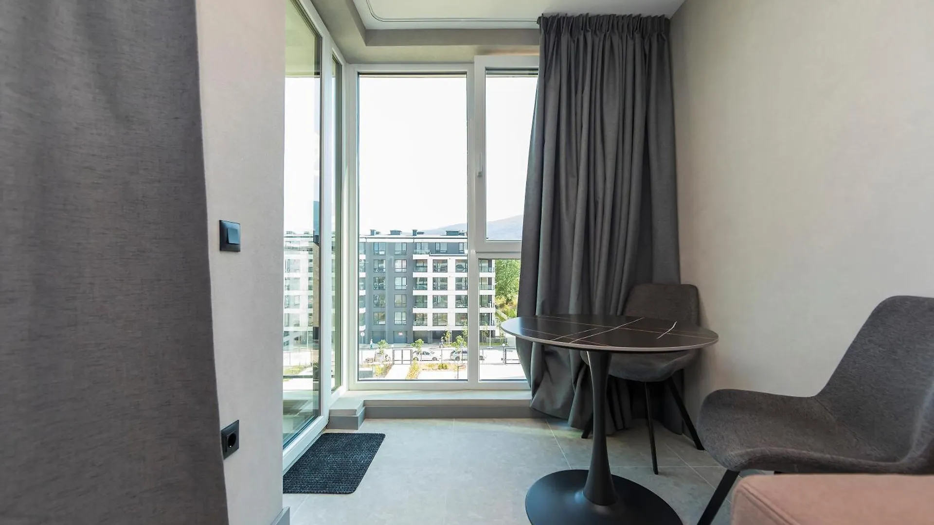Eleve Residences - Obsidian Studios Sofya 0*,