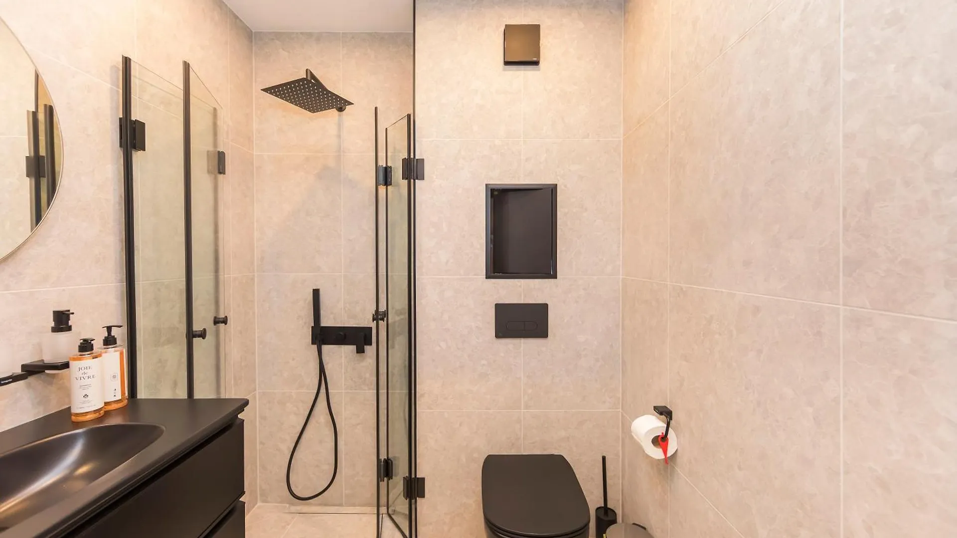 Eleve Residences - Obsidian Studios Sofya 0*,